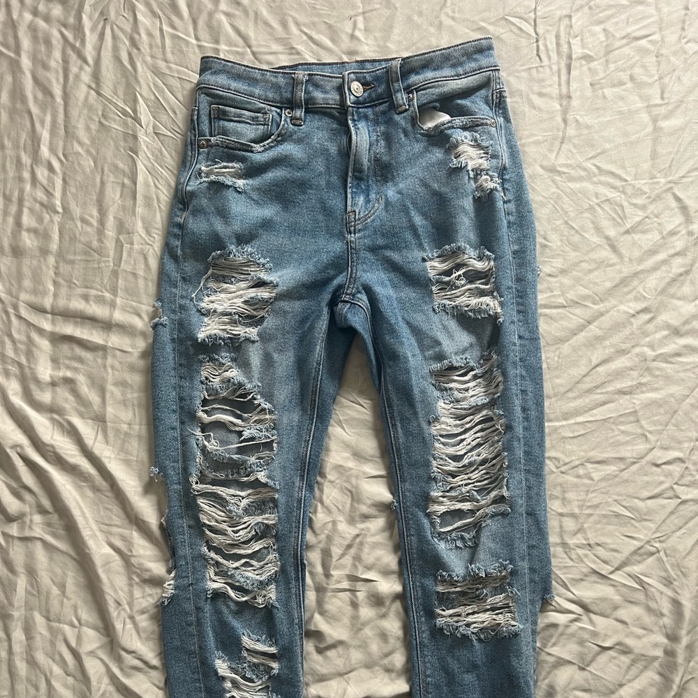 American eagle ripped jeans